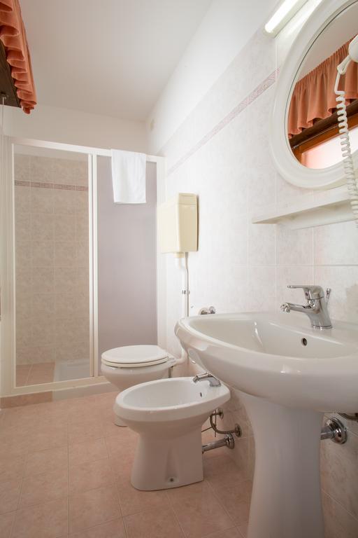 Hotel La Gardenia & Villa Oleandra Limone sul Garda Szoba fotó